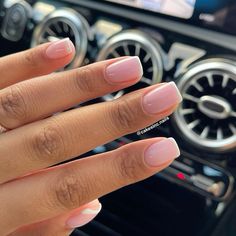 Vsco Nails, Natural Nails Manicure, Russian Manicure, Weak Nails, Growing Strong, Sns Nails, Subtle Nails, White Acrylic Nails, Work Nails