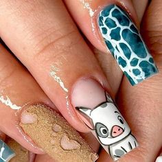 Nail Designs With Characters, Moana Nails Acrylic, Moana Nail Designs, Theme Park Nails, Disney Hawaii Nails, Disney Beach Nails, Moana Theme Nails, Lilo And Stitch Nail Designs, Moana Nails Disney