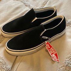 Brand New ‘Classic Slip-On’ Vans Size 9 Pink Slip On Vans, Vans Old Skool White, Blue Velvet Shoes, White High Top Vans, Maroon Vans, Purple Vans, Leather Vans, Vans Suede, Red Vans