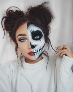 Half Skeleton, Make Up Diy, Halloween Make-up Looks, Holloween Makeup, Den Mrtvých, Cute Halloween Makeup, Skeleton Makeup, Cool Halloween Makeup