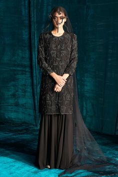 Black kurta with all over floral jaal pattern, tonal beads and pearl embroidery. Paired with flared sharara and scalloped embroidered bordered dupatta. - Aza Fashions Flared Sharara, Embroidered Beads, Black Kurta, Kurta Sharara Set, Kurta Sharara, Pearl Work, Pearl Embroidery, Sharara Set, Set For Women