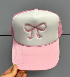 Bows Aesthetic, Disney Tiana, Bow Trend, Aesthetic Bow, Summer Shopping List, Preppy Decor, Coquette Bows, Pink Cap, Hawaii Surf