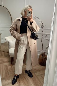 Tapered Trousers Outfit, Laura Byrnes, Dark Academia Outfit, Outfit Collection, Trouser Outfit, High Waist Trousers, Trench Coat Style