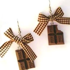 Cute Earrings To Let Everyone Know That You Are As Sweet & As Flavorful As A Chocolate Candy Bar. And They Also Make A Fun Addition To Your Earring Collection. Chocolate Accessories, Chocolate Jewelry, Kawaii Earrings, Chocolate Candy Bar, Earring Collection, Food Jewelry, Bow Knot, Chocolate Candy, Milk Chocolate