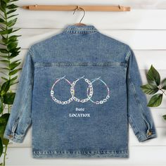 Painted Denim Jacket Taylor Swift, Eras Tour Painted Jeans, Eras Tour Denim Jacket Diy, Eras Tour Jean Jacket Diy, Eras Jean Jacket, Eras Tour Jean Jacket, Eras Tour Denim Jacket, Taylor Swift Denim Jacket, Taylor Swift Jean Jacket