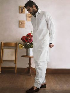 <p>Color: White<br />Attractive plain kurta<br />Complement with matching shalwar</p> <p><br /><br /><strong>Additional Accessories:</strong><br />Peshawari Sandal / Khussa: <strong>US$50</strong></p> Pakistani Mens Shalwar Kameez Shawl, White Shalwar Kameez, Eid Shalwar Kameez, Silk Shalwar Kameez, Shalwar Kameez Pakistani, Plain Kurta, Shalwar Kameez, Raw Silk, Modest Outfits