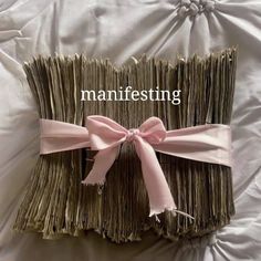 Manifestation Diary, Vision Board Themes, Vision Board Pics, Vision Board Examples, Girl Energy, Money Vision Board