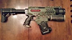 Custom Painted Nerf Super Soaker - ADEQU8 / jelzic   - Album on Imgur Super Soaker, Big Yachts, Combat Armor, Fallout Art, Aliens Movie, Cosplay Props, Custom Hand Painted, Toy Box