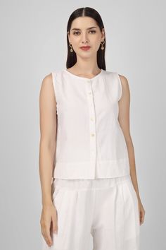 "White sleeveless top for women, Linen crop top, Linen blouse, Made to order, Custom made, Plus size Casual handmade linen blouse perfect for a sunny day! Goes best with the casual linen pants! -Model height: 5'8\" wearing size S -Length: 20\" -Fit: Loose -Closure: front shell buttons" Linen Vest For Daywear, Casual Slightly Cropped Summer Tank Top, Casual Slightly Cropped Tank Top For Summer, Chic Sleeveless Crop Top For Daywear, White Sleeveless Crop Top For Day Out, Cotton Vest Crop Top For Day Out, Cropped Linen Blouse For Day Out, Fitted Cropped Linen Blouse, Chic White Sleeveless Blouse Crop Top