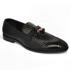 Original Leather Snake Texture Soft And Comfortable Insole With Leather Sole. Handcrafted By Our Craftsmen Keeping In Mind The Strong Personality Of The Holder. Top Quality Leather Has Been Used In Shoe Upper And Insole While Lower Sole Is Made Up Of High Quality Leather To Ensure That Trendy Look With Comfort At The Same Time. Formal Tassel Loafers With Textured Sole, Formal Slip-on Tassel Loafers With Textured Sole, Formal Pointed Toe Moccasins With Textured Sole, Formal Tassel Loafers With Textured Sole And Almond Toe, Formal Tassel Loafers With Textured Almond Toe, Leather Tassel Loafers With Round Toe For Party, Luxury Slip-on Tassel Loafers With Textured Sole, Leather Tassel Loafers With Leather Sole For Party, Luxury Tassel Loafers With Textured Sole And Almond Toe