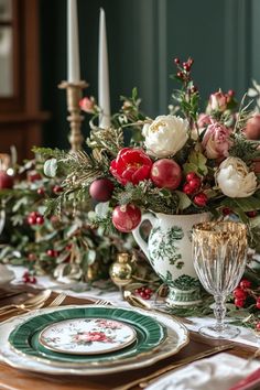 Bud Vase Tablescape, Gold Charger Plate, Nutcracker Figures, Tablescape Ideas, Christmas Tablescape, Reindeer Decorations, Holiday Tablescapes, Crystal Snowflakes, Candy Cane Stripes