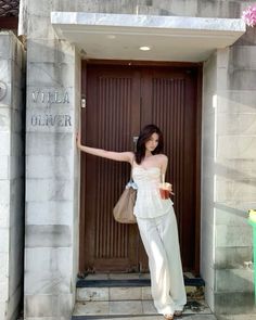 Museum Outfit Women, 5’5 Height Women, Salcedo Market Outfit, Outfits For Thailand, Asian Summer Outfits, Short Legs Outfit, Baguio Outfit, Elegant Dinner Outfit, Outfit Semiformal