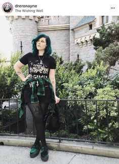 Dre Ronayne, Hairstyles Grunge, Grunge Hairstyles, Moda Ulzzang, Casual Goth, Outfits Curvy, Rock Punk, Emo Scene