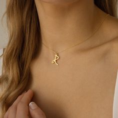 I N I T I A L ∙ N E C K L A C E * Material: High Quality Solid 925 Sterling Silver * Featuring 8 - 10mm Initial Pendant * Finish: Sterling Silver ∙ 18K Gold ∙ Rose Gold * All our jewelry is custom made by hand with Love and Care in our workshop ♡ H O W ∙ T O ∙ O R D E R * Simply use the 'PERSONALIZATION BOX' upon ordering to let us know the INITIAL and FONT NUMBER that you would like. (Any font is available, not just our featured fonts) ♡ YOUR INITIAL + FONT NUMBER ♡ * Listing necklace features R Pendant Letter Gold, R Initial Necklace, Gold Initial Pendant, Font Number, Beautiful Chokers, Earrings Ideas, Choker Pendant, Initial Pendant, Letter Necklace