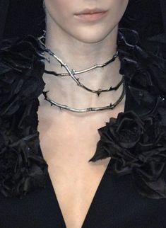 Rose Thorns, Yennefer Of Vengerberg, Cool Winter, Hippy Chic, A Necklace, Coven, Dark Fashion, Mode Inspiration, Fashion Details