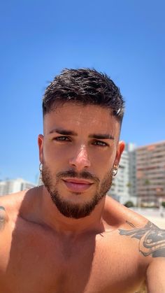 Italian Mens Haircut, Fade Haircut Men's With Beard, Mens Hairstyles Fade With Beard, Faded Crewcut, Short Crewcut Men, Short Hair Styles Men Fade, Short Haircut Men Fade, Short Hairstyles For Men With Beards, Short Quiff Hairstyles Men