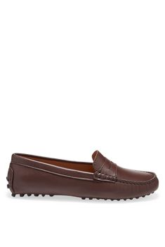 Hugs & Co. brown leather penny loafer driving shoes for women. Moccasin style driving loafers in luxurious brown outer and lined with a soft leather for extra comfort. Made in Portugal MATERIAL 100% leather upper featuring a 100% leather Liningrubber studded sole