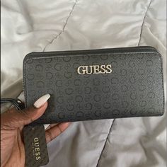 Guess Wallet Gray Wallets With Zipper Closure For Everyday Use, Guess Bags Handbags, Guess Aesthetic, Wallet Guess, Guess Wallet, Guess Bag, Dream Gift, Guess Bags, Wardrobe Inspiration