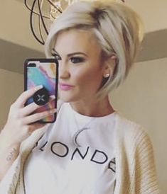 Blonde Bob With Brown Underneath, Short Bob Hairstyle Women Thick Hair, Savannah Crisley Hair Short, Trendy Short Hair 2023, Chic Short Hair Classy, Asymetrical Bobs Medium, Choppy Bob Hairstyles For Thick Hair, Choppy Bob Hairstyles For Fine Hair, Messy Bob Hairstyles