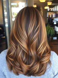 Stunning Caramel Highlights on Brown Hair: Trends, Tips, and Inspiration Dramatic Highlights For Brown Hair, Multi Dimensional Hair, Highlight Patterns, Caramel Highlight, Warm Caramel Highlights, Caramel Highlights On Brown Hair, Scorpio Style, Caramel Hair Highlights