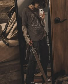 Christian Gilbert, Grunge Fits, Midwest Emo, Grunge Guys, Grunge Boy, Cool Fits, Alternative Outfits