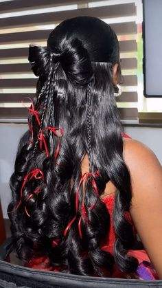 Prom hair Hoco Hair Styles For Black People, Unique Prom Hairstyles For Black Women, Black Hoco Hairstyles, Hoco Wig Hairstyles, Formal Wig Styles, Hair Styles Sweet 16, Black Girls Hairstyles Homecoming, Black Pageant Hairstyles, Black Sweet 16 Hairstyles