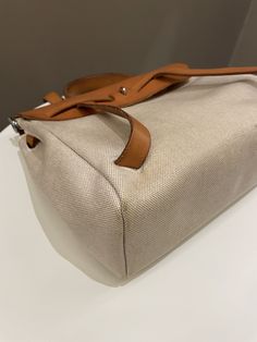 Hermes Herbag 31 Backpack/ShoulderBeige Canvas PHWSize 31 x 24 x 10.5 cmD Square stamp6-7/10 (overall sign of use)Includes item itselfPrice now 1880 sgd 1430 usd CN6002-01 Herbag 31, Dior Shoes, Louis Vuitton Shoes, Diaper Backpack, Chanel Shoes, Exclusive Bag, Designer Shoes, Luxury Bags, Bags Designer