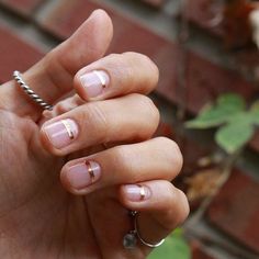 Nail Art Stripes, Nagellack Trends, Nude Nail Polish, Minimalist Nail Art, Nail Polish Art, Striped Nails, Nail Art Inspiration