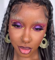 Pink Red Makeup Looks, Colourful Makeup Looks Creative, Graphic Liner Makeup Looks, Simple Rave Makeup, Exotic Makeup Looks, Bright Eyeshadow Looks, Funky Makeup Looks, Colorful Eye Looks, Art Makeup Looks