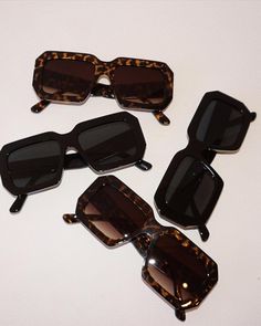 Say hello to your new go-to accessory – our new sunglasses! Whether you're soaking up rays at the beach or strutting through the city streets, these shades have got you covered in style. With their timeless design and versatile style, they're perfect for adding a touch of glam to any outfit while keeping your eyes protected. Chic Leopard Print Sunglasses For Summer, Leopard Print Sunglasses With Tinted Lenses For Vacation, Leopard Print Tinted Sunglasses For Vacation, Vacation Leopard Print Tinted Sunglasses, Summer Leopard Print Cat Eye Sunglasses With Uv Protection, Summer Leopard Print Sunglasses With Tinted Lenses, Summer Leopard Print Polarized Sunglasses, Chic Leopard Print Sunglasses For Beach, Trendy Leopard Print Sunglasses With Gradient Lenses