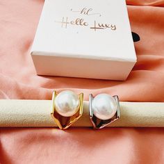 Add Elegance to Your Style with Our "Dareth Ring", which means "Wise Pearl" . This ring is absolutely gorgeous!!!! Make a lasting impression with our stunning classy pearl gold dainty ring. The delicate gold wave design and luxurious pearl centerpiece add a touch of sophistication to any outfit. Made with high-quality materials, this ring is perfect for special occasions and will last you a lifetime with the correct care. Taking your rings off to wash your hands is just a memory. Water & sweat r Pearl Ring Simple, Pearl Gold Ring, Statement Gold Ring, Wavy Ring, Pearl Centerpiece, Silver Pearl Ring, Ring Pearl, Gold Waves, Silver Plated Jewelry