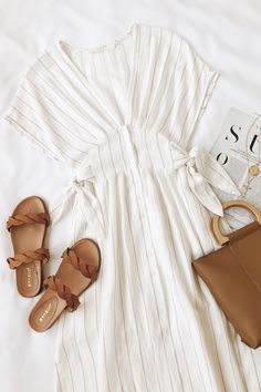 Brunch Style Outfits, Ruffle Bodycon, Womens Outfits, Model Pose, Midi Cocktail Dress, Striped Midi Dress, Brunch Outfit, Mode Inspiration