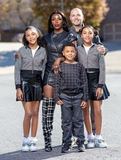 Glam Family Photoshoot, 2025 Board, Fashion Family, Black Families, Family Fashion, Cute Family, Photoshoot Outfits, Family Photoshoot