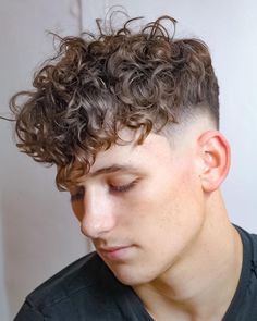 Diamond Face Hairstyle, Men's Curly Hairstyles, Boys With Curly Hair, Haircuts For Curly Hair, Corte De Cabelo Masculino, Permed Hairstyles, Curly Hair Men, Curly Hair Cuts