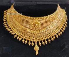 Gold Jewels Design, Gold Bridal Necklace, Antique Necklaces Design, Choker Necklace Designs, Antique Gold Jewelry Indian, Choker Designs, Gold Jewelry Simple Necklace, Jewelry Set Design, Gold Necklace Indian Bridal Jewelry