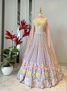 Lilac Lehenga, Ceremony Outfit, Haldi Ceremony Outfit, Reception Stage, Blouse Pictures, Haldi Outfits, Haldi Outfit, Groom Photoshoot, Latest Bridal Lehenga