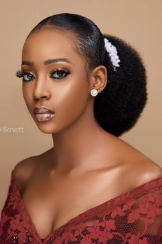 Black Bridal Makeup, Natural Hair Wedding, Natural Wedding Hairstyles, Natural Hair Bride, African Hair Braiding Styles, Pelo Afro, Black Bridal