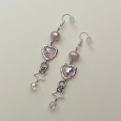 "Handmade Beaded Earrings ✿ Made with glass beads, freshwater pearls, glass crystal beads, and metal accents ✿ Silver, iridescent pink, iridescent clear, and pearlescent peach ✿ The earrings are 2.25\" long (2.75\" total)" Mirror Earrings, Beads Jewellery, Make Jewelry, Jewelry Accessories Ideas, Handmade Wire Jewelry, Funky Jewelry, Fancy Jewelry, Beaded Accessories, Rachel Zoe