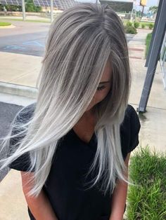 Silver Blonde Ombre, Stop Grey Hair, Silver Ombre Hair, Grey Hair Wig, Blonde Ombré, Silver Blonde Hair, Best Hair Oil, Silver Hair Color