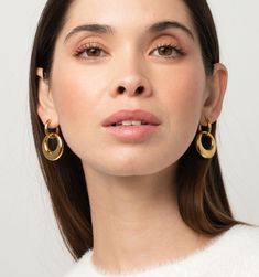 Meet these gorgeous hoop earrings. They're not just lightweight, tarnish-resistant, and waterproof, but also super chic! The puffy design gives them a modern and sleek look, perfect for any occasion. Modern Everyday Earrings With Shiny Finish, Modern Shiny Finish Earrings For Everyday, Modern Metal Hoop Earrings, Trendy Everyday Earrings With Polished Finish, Trendy Polished Earrings For Everyday, Modern Shiny Finish Everyday Earrings, Modern Hoop Earrings For Everyday, Chic Polished Finish Hoop Earrings As Gift, Chic Polished Finish Hoop Earrings For Gift