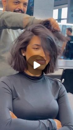 Short Hair Bobs 2024, Butterfly Bob Haircut Short, Layer Haircut For Short Hair, Bob Haircuts For Wavy Hair, How To Style Short Bob Hairstyles, Short Black Bob Hairstyles, Layer Short Haircut, Short Shoulder Length Hair With Layers, Short Hair For Plus Size Women