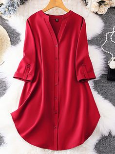 Rojo Casual Collar manga francesa Tela tricotada Liso Camisa Embellished No-Elástico Simple Shirt Designs, Long Shirt Outfits, Marriage Suits, Women Loose Shirt, Red Kurti, Cotton Night Dress, Curved Hem Shirt, Simple Frock Design, Stylish Kurtis Design