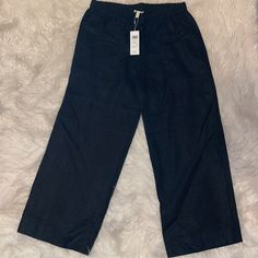 New Never Worn Women’s Pants ..Black Black Straight Leg Capris With Pockets, Black Relaxed Fit Cropped Leg Capris, Black Cropped Leg Capris With Pockets, Black Relaxed Fit Ankle-length Capris, Black Relaxed Fit Wide Leg Capris, Black Wide Leg Relaxed Fit Capris, Casual Black Straight Leg Capris, Black Cropped Leg Bottoms With Elastic Waistband, Black Relaxed Fit Capris With Pockets