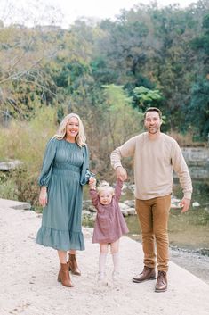 Bold Family Photo Outfits, Spring Pictures, Family Sessions, Family Photo Outfits, Family Session, Family Pictures, Family Photo, Family Portraits, Family Photographer