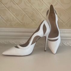 Beautiful Schutz Off-White Poliany Leather Heels, Women’s Size 9b. New With Tags, Slight Rub On Tip Of Shoe Fitted White Open Toe Court Shoes, White Summer Court Shoes With Padded Heel, White Court Shoes With Padded Heel For Summer, White Fitted Closed Toe Court Shoes, White Summer Office Heels, White High Heel Court Shoes For Spring, White Closed Toe Court Shoes For Office, White Fitted Heels With Reinforced Heel, Fitted White High Heel Court Shoes