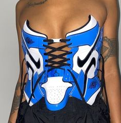 Sneaker Corset, Danielle Core, Outfits Mujeres, Denim Diy Clothes, Disney Princess Tattoo, Upcycle Clothing, Athleisure Trend, Fits Clothes