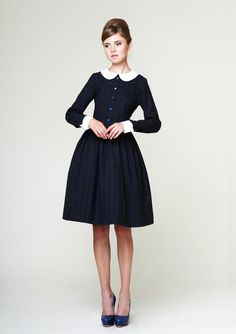 Peter Pan collar dress - swoon! 2020s Dress, Black Dress With White Collar, Dress With White Collar, Skirt Diy, Woolen Dresses, Peter Pan Collar Dress, Look Retro, Vestido Plus Size, Lucille Ball