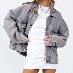 Brand New Oversized Washed Utility Jacket For Fall, Trendy Oversized Washed Utility Jacket, Oversized Fall Denim Jacket For Everyday, Trendy Oversized Washed Denim Jacket, Oversized Washed Outerwear For Day Out, Oversized Washed Denim Jacket In Trendy Style, Oversized Light Wash Button-up Denim Jacket, Oversized Washed Denim Outerwear, Oversized Washed Denim Utility Jacket