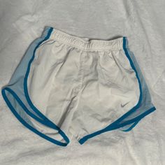 Brand: Nike Size: Xsmall Quality: Like New Never Worn, Didn't Like How They Fit Will Be Washed Before Shipped Out Open For Offers Price Is Not Set At All!!!! Nike Clothes Women, Nike Sets, Nike Women Outfits, Wishlist 2024, Workout Fits, Casual Preppy Outfits, Shorts Nike, Nike White, Clothes Ideas