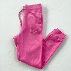 80% Cottage 20% Polyester. Elastic Waistband With Functional Drawstring. Pockets. High Waisted. Color Is Pinksicle/Sail. High Waisted Joggers, Nike Sweatpants, Nike Pink, Nike Pants, Track Pants, Pant Jumpsuit, Phoenix, Nike Women, Sweatpants